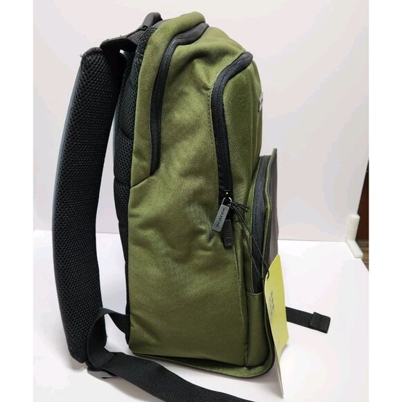 NWT Moleskine Nomad Medium Backpack Bag Padded Unisex Green - Picture 4 of 16